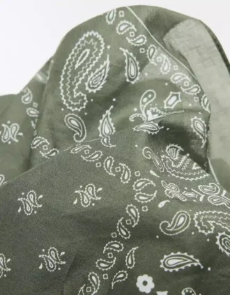 Bandana com estampado Paisley