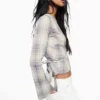 Blusa cruzada estampada