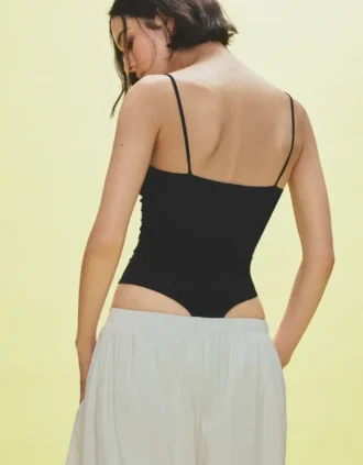 Body drapeado com alças