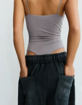 Body drapeado com alças