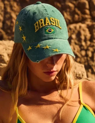 Boné bordado com o Brasil