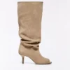 Botas de saltos altos abertas – Botas e botins