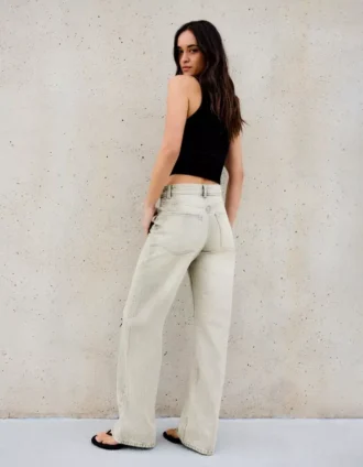 Calças de Jeans de cintura alta, corte Straight e perna Wide Leg – Calças