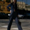 Calças de Jeans de cintura alta, corte Straight e perna Wide Leg – Calças – Mulher