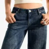 Calças de jeans de cintura baixa e perna reta