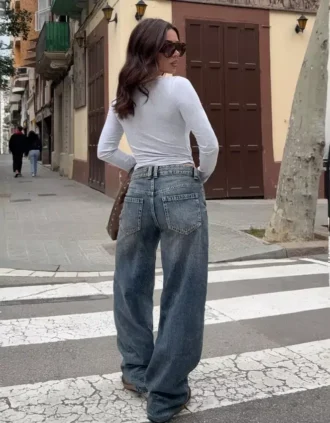 Calças de jeans largas de cintura baixa com padrão de barril
