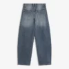 Calças de jeans largas de cintura baixa com padrão de barril