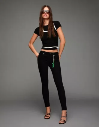 Calças de Jeans Skinny de cintura média com efeito push-up