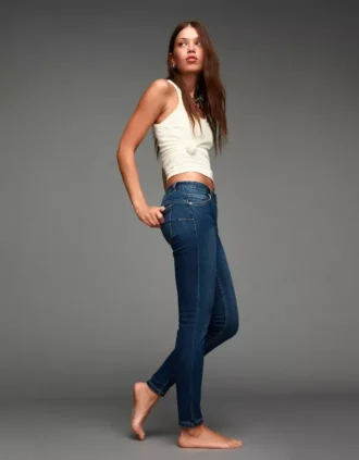 Calças de Jeans Skinny de cintura média com efeito push-up