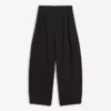 Calças semi-jogger super baggy com pregas