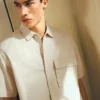 Camisa de manga curta com corte largo – Camisas