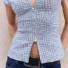 Camisa de manga curta com fecho – Camisas e blusas