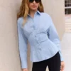 Camisa justa com pinças