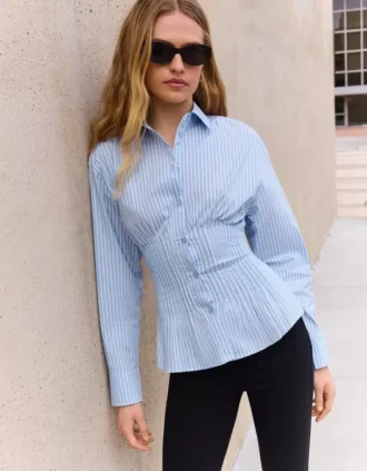 Camisa justa com pinças