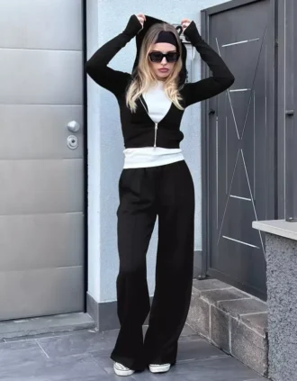 Camisola com capuz e fecho, em mistura de modal macio