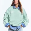 Camisola com capuz estampada