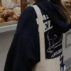 Camisola com capuz estampada