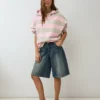 Camisola com capuz estampada
