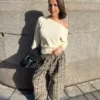 Camisola com decote assimétrico
