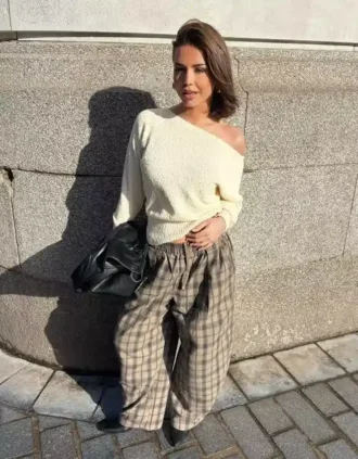 Camisola com decote assimétrico