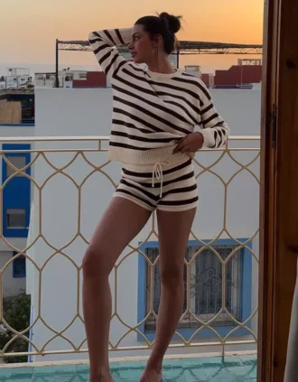 Camisola de gola redonda às riscas