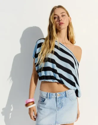 Camisola às riscas assimétrica