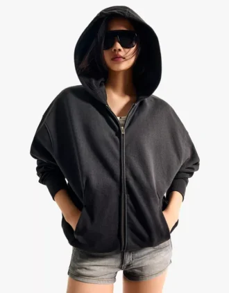 Casaco com capuz oversize com fecho