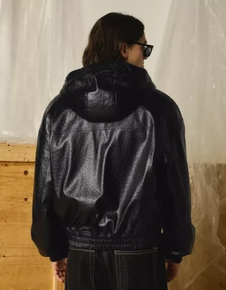 Casaco de Faux Leather com capuz – Casacos