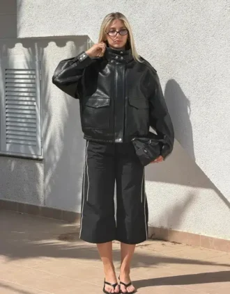 Casaco de Faux Leather com gola em forma de funil