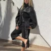 Casaco de Faux Leather com gola em forma de funil