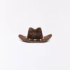 Chapéu de cowboy com detalhe em concha