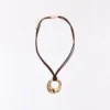 Colar de cordão com pendente – Joalharia