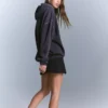 Hoodie com tachas – Tops e bodies