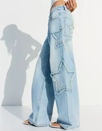 Jeans boyfriend de cintura baixa com estrelas