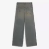 Jeans boyfriend de cintura baixa com tachas