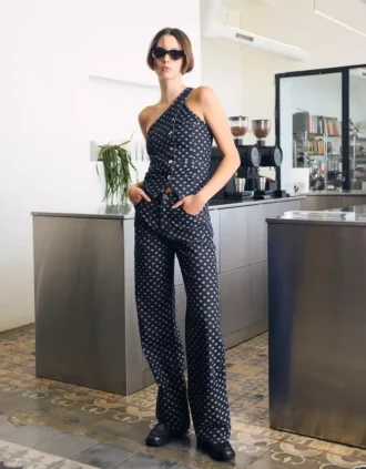 Jeans de cintura alta, corte Straight e com bolinhas