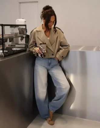 Jeans de cintura alta e corte largo