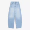 Jeans de cintura alta e corte largo