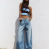 Jeans de cintura alta e perna Wide Leg com cintura cruzada – Calças