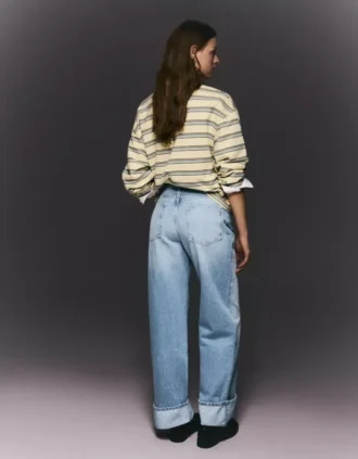 Jeans de cintura alta, perna Wide Leg e reta com bainhas viradas para cima – Calças