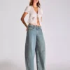 Jeans de cintura baixa e corte largo