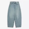 Jeans de cintura baixa e corte largo