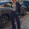 Jeans sem costuras, de cintura alta e perna Wide Leg, com bolsos – Calças – Mulher