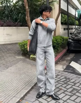Jeans super largos com bordado
