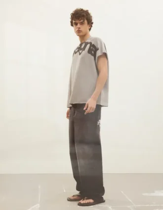 Jeans super largos com bordados