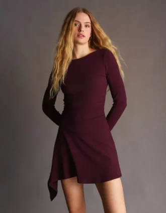 Mini-vestido assimétrico de manga comprida com bainha evasê – Vestidos e jardineiras
