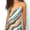 Mini-vestido com decote halter