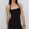 Mini-vestido com decote halter