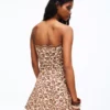 Mini-vestido com ombros à vista