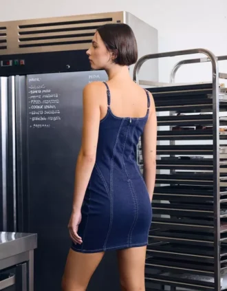 Mini-vestido em Denim – Vestidos e jardineiras